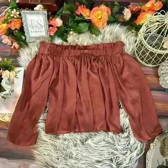 Lucca Couture Off-The Shoulder Flowy Pleated Ruffle Top, L - Picture 6 of 9